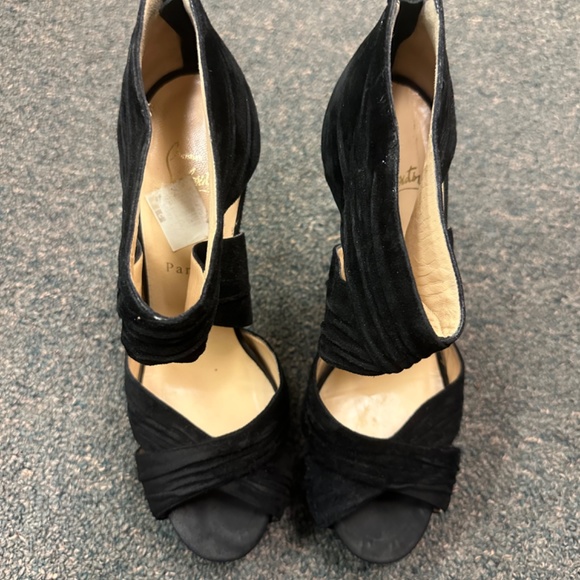 Louis Vuitton Stilletos - Picture 3 of 3